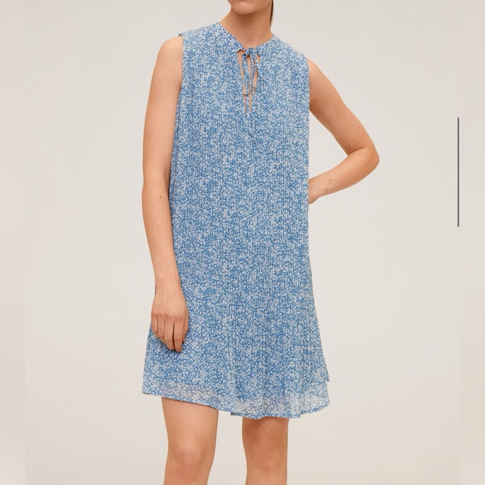 MNG Blue Floral Pleated Sleeveless Dress